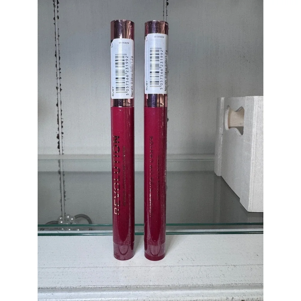Makeup Revolution Velvet Kiss Lip Crayon Ruby Red Matte Lipstick Duo 2 Pack NEW